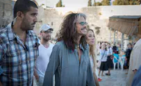 Walk this way - into Netanyahu's office