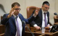 Хазан: Б-г дал нам землю - мы не имеем права ее отдавать