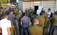 צילום: פלאש 90 חיילים יישנו במגורים נפרדים