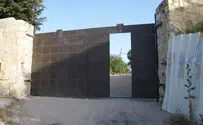הכנסייה היוונית מאיימת על העירייה?
