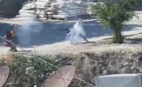 תיעוד: זיקוקים ואבנים לעבר שוטרים