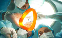 Doctor takes selfie with anesthetized patient and uploads to net