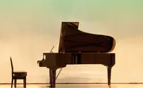 iStock Russian-Jewish pianist dies on stage