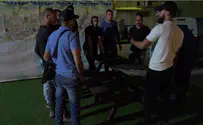 Arabs steal grapes, threaten security guard
