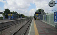 צעד על המסילה ונורה ע"י מאבטחי הרכבת