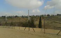 Огромные дыры в заборах – на радость арабам!