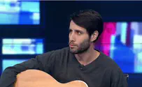 Watch: Scion of legendary rock family sings Chabad classics