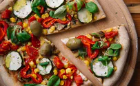 El Al asks passenger if vegan pizza is kosher