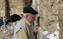 Holocaust survivor visits Western Wall for first time