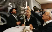 ניצולי שואה הדליקו נר ראשון של חנוכה