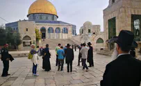 Rabbi Eliezer Melamed ascends Temple Mount
