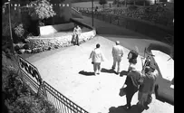 Watch: Arab man steals woman's purse on J'lem street 