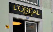 Hijab-wearing model quits L'Oreal campaign over anti-Semitism