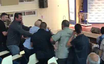מפגין הפריע לשר כ"ץ - וסירב לצאת
