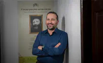 אלדד פרי מגביר את האור