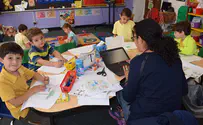 Jewish schools say computers in the classroom bring down costs