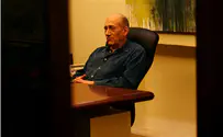 אולמרט בספרו החדש: יעלון לא אמר אמת