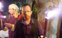 טוביה מתרגש לקראת הדלקת המשואה