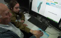 Holocaust survivor activates national siren with granddaughter