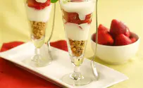 Kosher.com Yogurt-Strawberry Crunch