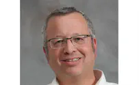 להקשיב לקול מים רבים