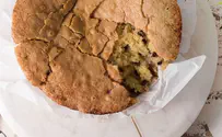 Kosher.com Deep-Dish Caramel Apple Cake