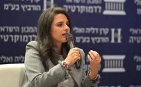 "להפסיק להתייחס לפוליטיקאים כתחמנים"