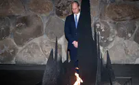 Prince William unveils statue of spy who saved Jews in Holocaust