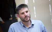 סמוטריץ' תוקף: מנדלבליט שוב מתקפל