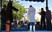 Indonesia: Gay 'couple' flogged over 80 times