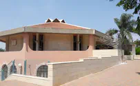 Why are Gaza Arabs paying for a settlement synagogue?