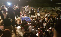 Hundreds throng tomb of Prophet Amos