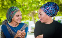 לחזור לבמה עם מטפחת  