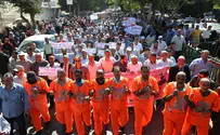 UNRWA employees in Gaza flee to Israel