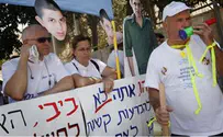 מפגין: נעם שליט אמר לי 'לך או תקבל מכות'