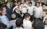 ישיבת שעלבים עם הפנים לתפוצות