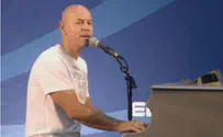 Watch: Rami Kleinstein covers Chabad classic 