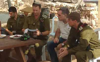 מגבעות חשופות לבנייה