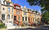 Man arrested after anti-Semitic spitting attack in Crown Heights