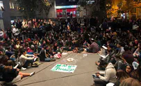 Hundreds gather at J'lem vigil for synagogue shooting victims