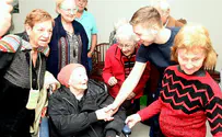Yair Netanyahu visits Holocaust survivors