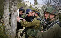 IDF reservists to file complaint in Hague against Hamas, PA