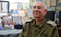 על קיר הברזל ומה שמעבר