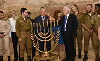 Amb. Friedman, Netanyahu light Hanukkah candles at Western Wall