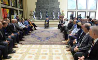 "לבנו יוצא בתפילה לשלומם של הפצועים"