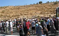 תפילה ולימוד במקום הרצח
