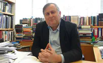 Will Netanyahu benefit from Mandelblit publishing decision?