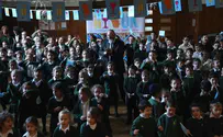 UK Chief Rabbi’s ‘Lecha Dodi’ school sing-a-long goes viral