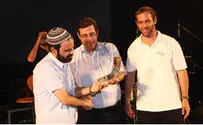 עמיר בניון מעודד גיוס לצה"ל - וידאו