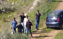 Arabs attack Jewish hikers